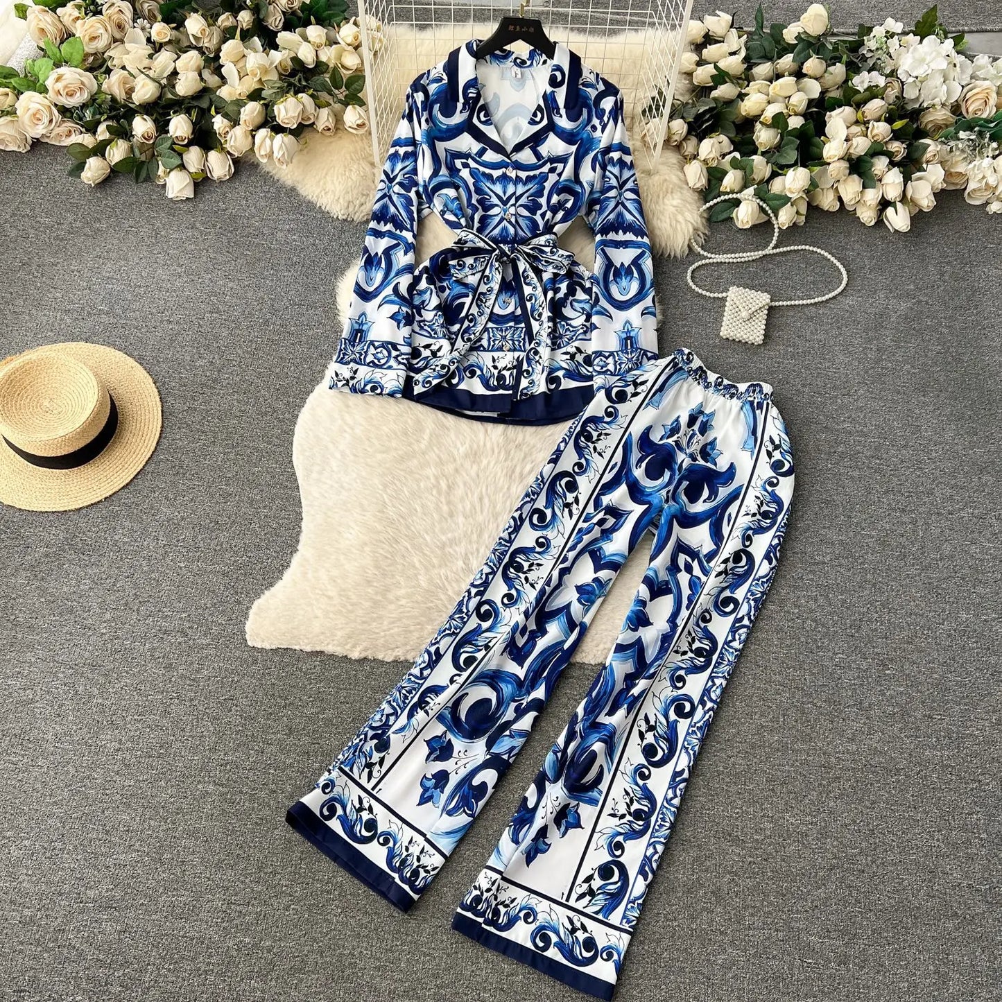 مجموعة مطبوعات البلاط الأزرق من Artful Elegance 